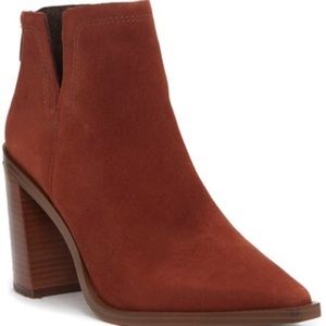 Vince Camuto WELLAND bootie in red/rust/chocolate suede - size 10